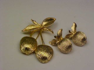 Vintage Sarah Coventry " Golden Cherries " Brooch & Earrings Set