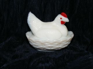 Cute Small Vtg.  White Milk Glass Hen On Nest Chicken Dish 3 " Wide X 4 " Long