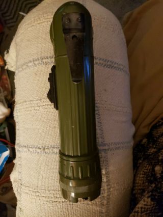 U.  S.  Military Right Angle GTP Flashlight Vintage Drab Green USA 4