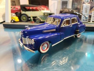 1941 Cadillac Fleetwood 1:32 Scale Vintage Diecast By Signature Models