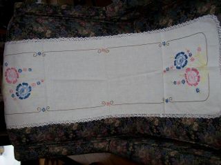 VINTAGE Embroidered Dresser Scarf Table Runner with Embroidered Lace Edging 5