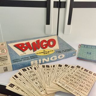 1960 BINGO 4002 Milton Bradley Game.  Good Vintage.  75 Wooden Markers 3