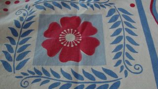 EARLY VINTAGE BOLD RED WHITE BLUE FLORAL PRINT COTTON TABLECLOTH 52 X 66 