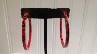 Vintage Black Speckled Red Enameled Silvertone Metal C Hoop Post Pierce Earrings