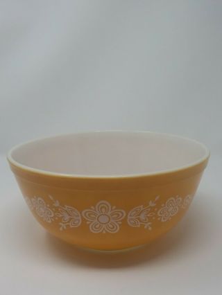 Vintage Pyrex Bowl Yellow With White Flowers And Butterflies 2.  5 Quart