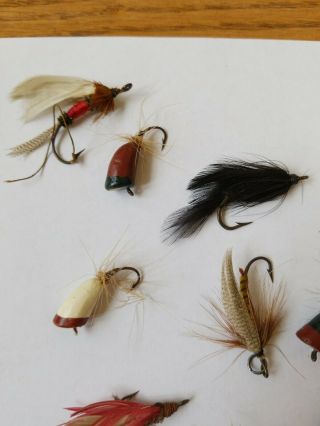 23 VINTAGE FLY FISHING FLIES: MANY TINY WOODEN LURES 4