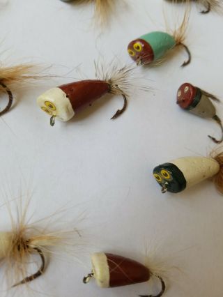 23 VINTAGE FLY FISHING FLIES: MANY TINY WOODEN LURES 5