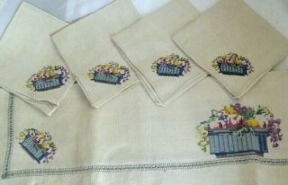 Vintage Linen Set Tablecloth & 4 Matching Napkins Off - White W/floral Needlepoint