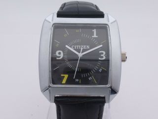 Vintage Men ' s Citizen Quartz Japan Made 39.  8 mm Wrist Watch 2
