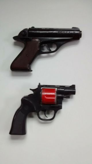Vintage Toy En Ring Cap Revolver Cap Pistol & Zebra 2 Toy Plastic Pellet Pistol