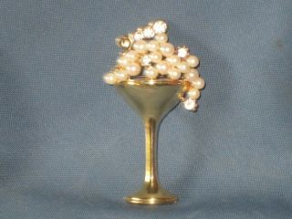 Vintage Gold - Tone Metal Clear Rhinestone Faux Pearl Glass Champagne Pin Brooch