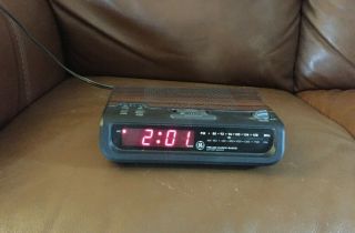 Vintage Ge Am Fm Alarm Clock Radio With Battery Backup &