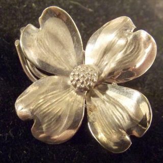 Vintage Sterling Silver Dogwood Flower Pin/brooch 1 1/4 " X 1 1/4 " 4.  9 Grams