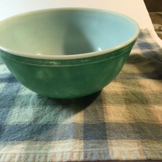 Pyrex 403 Vintage Green 2 1/2 Quart Round Mixing Bowl