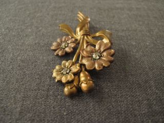 VINTAGE 40 ' S JEWELED RHINESTONES FLOWERS WITH RIBBONS IN BOW GOLDEN METAL PIN 3