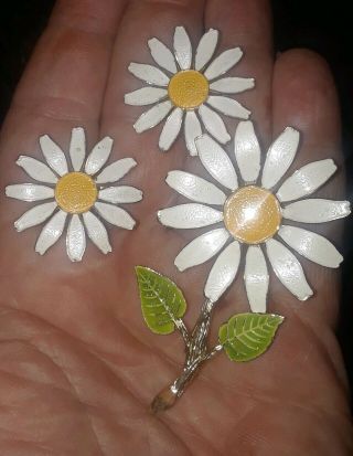 Signed Accessocraft Vintage Daisy Flower Brooch Pin Clip On Earrings Enamel
