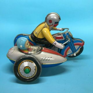 QSH - 605 TIN TOY MOTORCYCLE AND SIDECAR WITH DRIVERS VINTAGE WIND UP TIN TOY 2