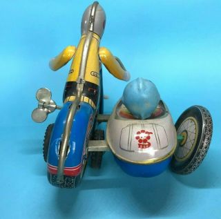 QSH - 605 TIN TOY MOTORCYCLE AND SIDECAR WITH DRIVERS VINTAGE WIND UP TIN TOY 5