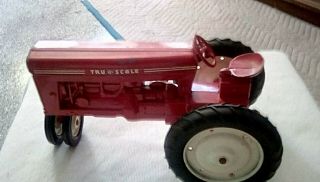Vintage Ertl Red International Toy Tractor 1/16 Die Cast Dyersville Ia