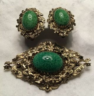 Vintage WHITING & DAVIS CO.  GOLD TONE w/ GREEN Stone Brooch Clip Earrings SET 2
