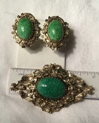 Vintage WHITING & DAVIS CO.  GOLD TONE w/ GREEN Stone Brooch Clip Earrings SET 4