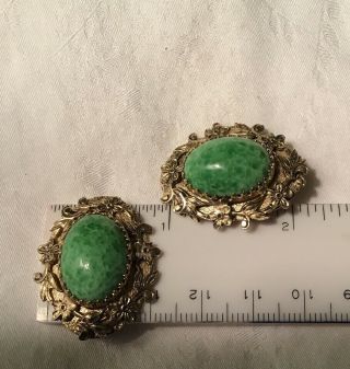 Vintage WHITING & DAVIS CO.  GOLD TONE w/ GREEN Stone Brooch Clip Earrings SET 5