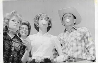 Vintage Photo Teenage Girls Girl Boy Blowing Bubble Gum