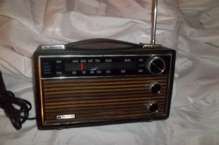 Vintage Midland Am/fm Portable Radio Solid State Woodgrain 10 - 441a
