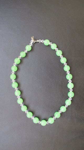 A Vintage Necklace With Apple Green And Clear Plastic Beads,  45 Cm Circumference