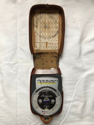 Vintage Gossen Lunasix Light Meter in leather case. 4