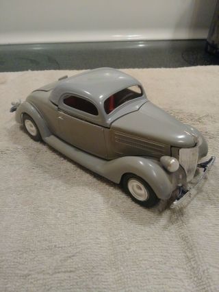 1936 Vintage Ford Coupe Chop Top Amt 1:25 Scale Model Car