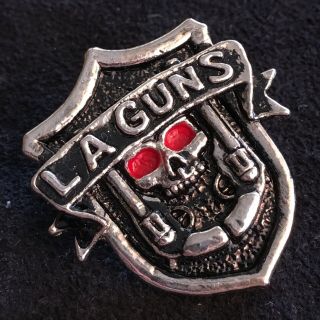 (d26) Vintage " La Guns " Rock & Roll Band Pin All Metal Handmade 1980 