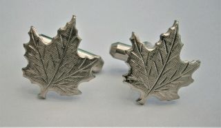 H509:) Vintage Silver Tone Canadian Canada Maple Leaf Cufflinks