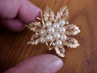 Vtg Crown Trifari Signed Faux Pearls Rhinestones Gold Leaf Brooch Pin 3