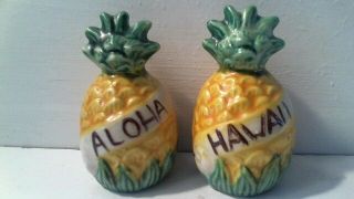 Vintage " Aloha Hawaii " Pinapple Souvenir Salt And Pepper Shakers - Japan