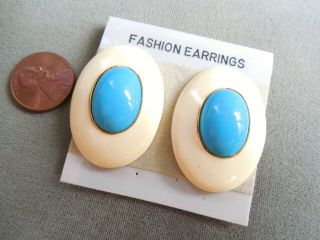 Vintage Nos Pr Quality 80s Classic Ecru Blue Enamel Oval Clip Earrings D52
