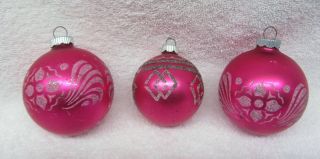 3 Shiny Brite Hot Pink Christmas Glass Ball Ornaments Mica Glitter Stencil Vtg