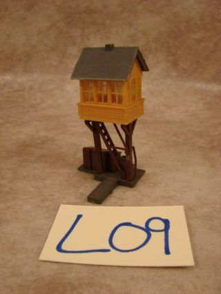 L09b Vintage Ho Scale Train Station Building Signal Tower