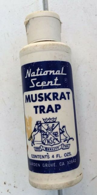 Vintage Muskrat Lure Bait Bottle National Nsc Trapping Collector Display