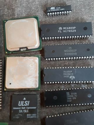 28 Vintage Intel Pentium AMD Motorola Zilog Harris Processors/CPUs 4