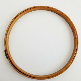 Vintage Felt - Grip Wood Embroidery 7 " Round Hoop Spring Tension