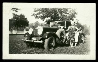 Vintage Car Snapshot Photo 1930s Flapper Couple Pose