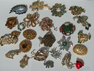 25 Vintage Sparkly Brooches For Repair/crafts/spares