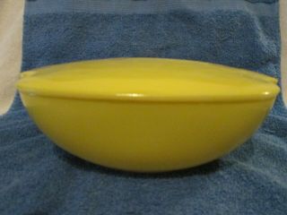 Vintage Pyrex Yellow Covered Square Dish 1 1/2 Quart 515 B