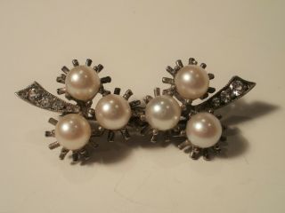 Vintage Unsigned Silver Tone Faux Pearl Brooch With Rhinestones - ? Coro