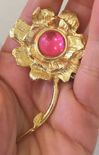 Vintage Gold Tone Flower Hot Pink Plastic Center Stone Pin Brooch Happy Bloom