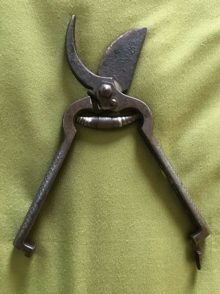 Vguc Vintage 9 Inch Hand Bypass Pruner Shears V Good Italy Drop Forged Pruning