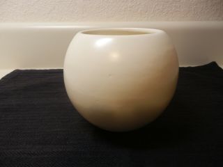Vintage Ivory Bauer Art Pottery 3 5/8 " Tall Round Vase/bowl