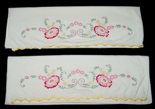 Vintage Embroidered Pillowcases Set Of 2 Bright Flowers And Crocheted Hems