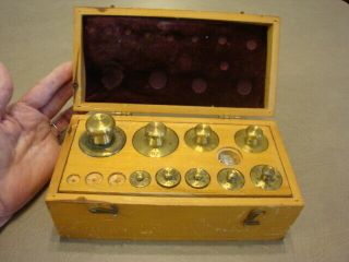 9 Vintage Brass Scale Weights Set In Wood Box 5 Gm To 500 Gm